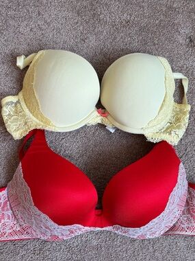 2 Victoria’s Secret Push Up Bras